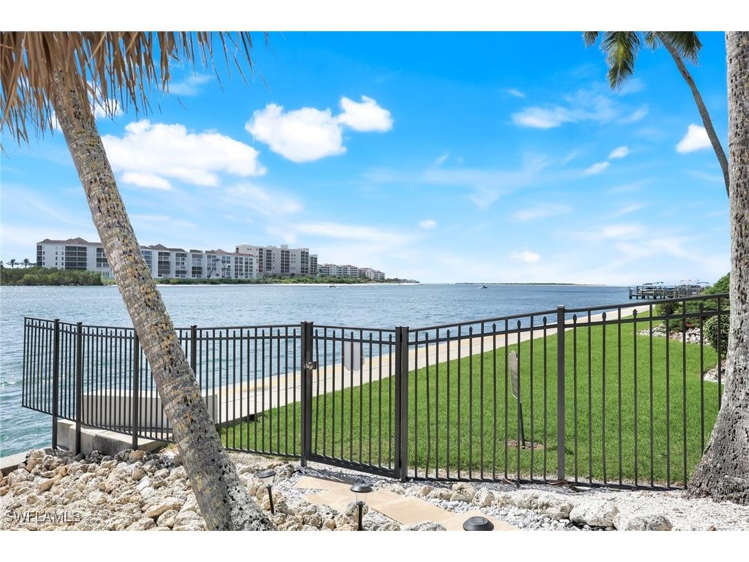 60 Pelican Street W #407 Naples FL 34113 225075464 image19