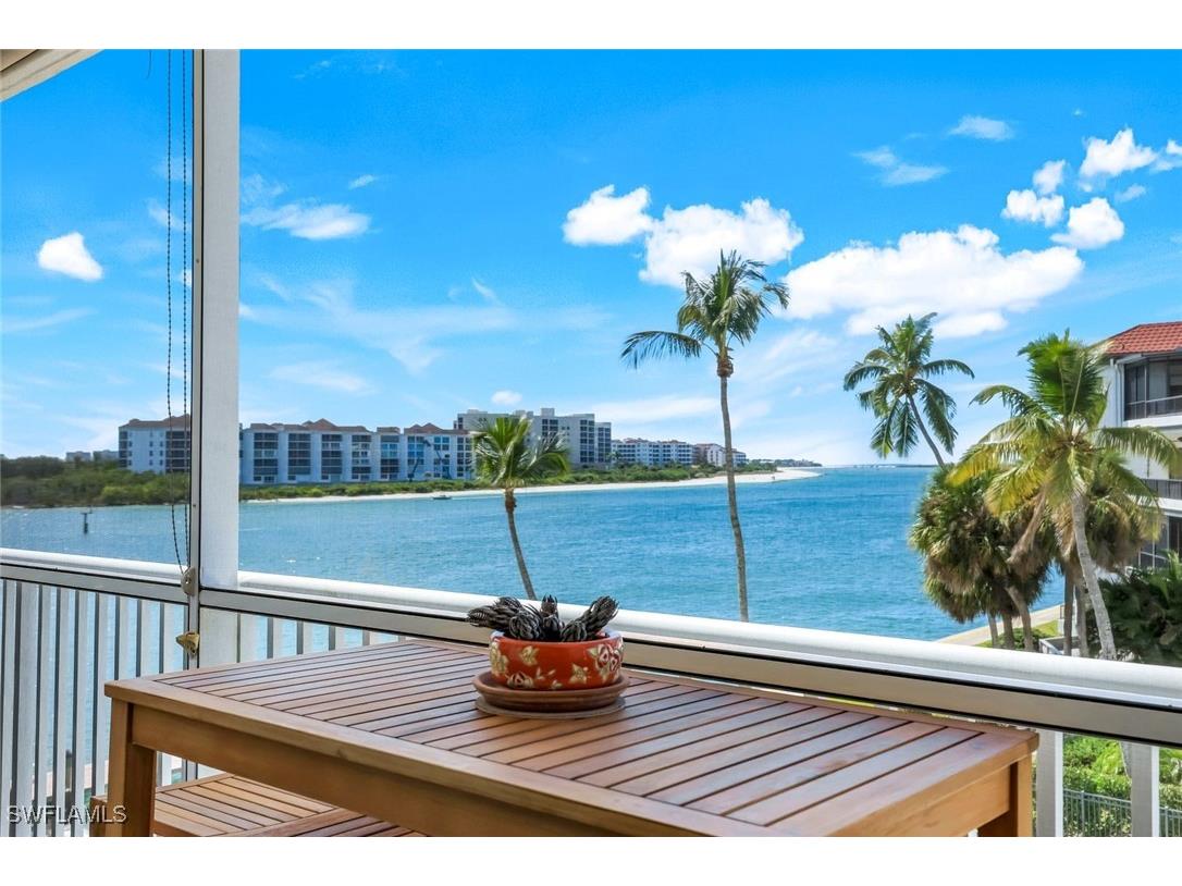 60 Pelican Street W #407 Naples FL 34113 225075464 image2