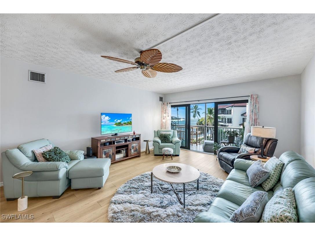 60 Pelican Street W #407 Naples FL 34113 225075464 image7
