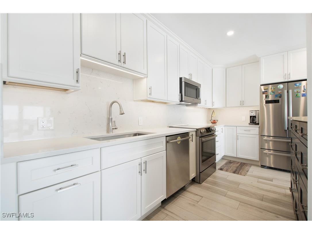 60 Pelican Street W #505 Naples FL 34113 226002160 image8