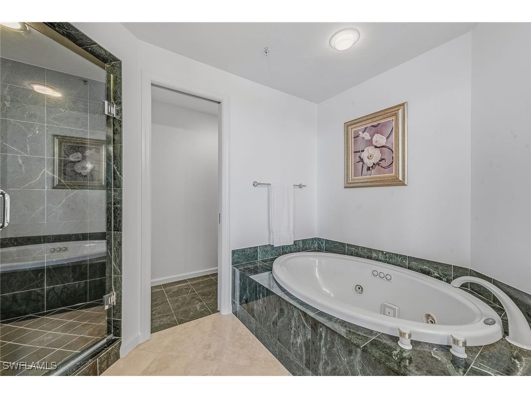 60 Seagate Drive #1606 Naples FL 34103 225082887 image24