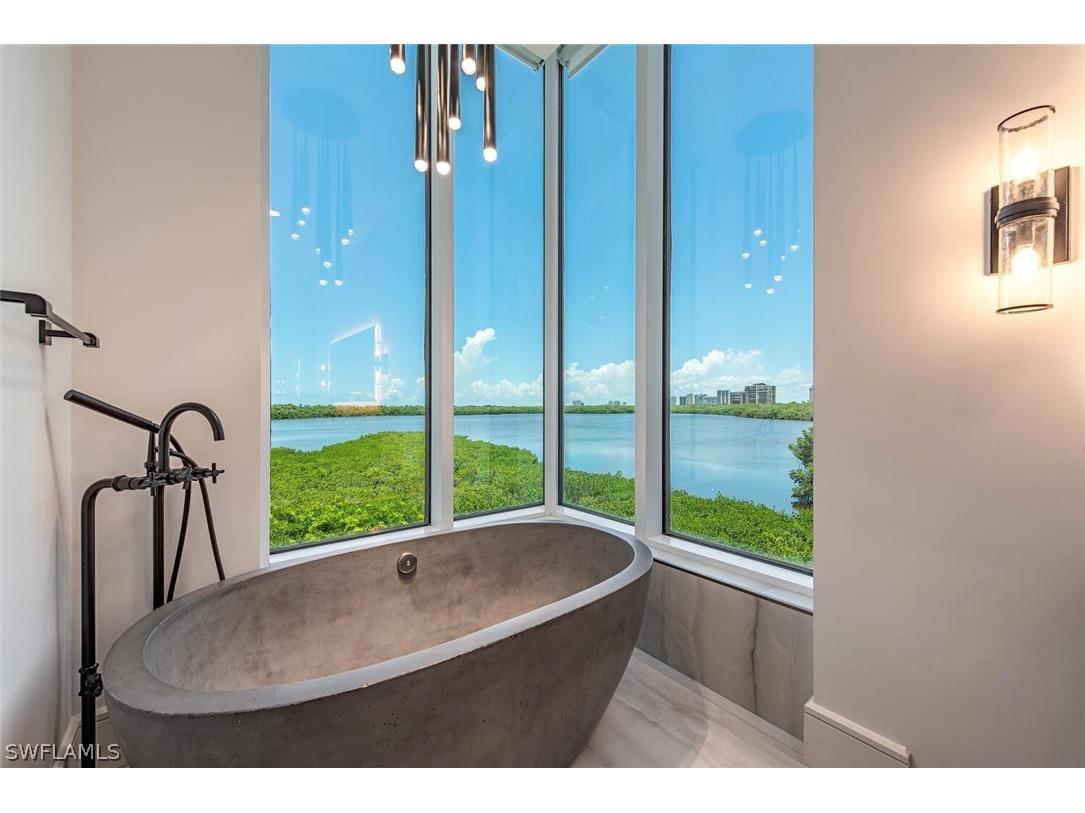 60 Seagate Drive #305 Naples FL 34103 226007858 image12