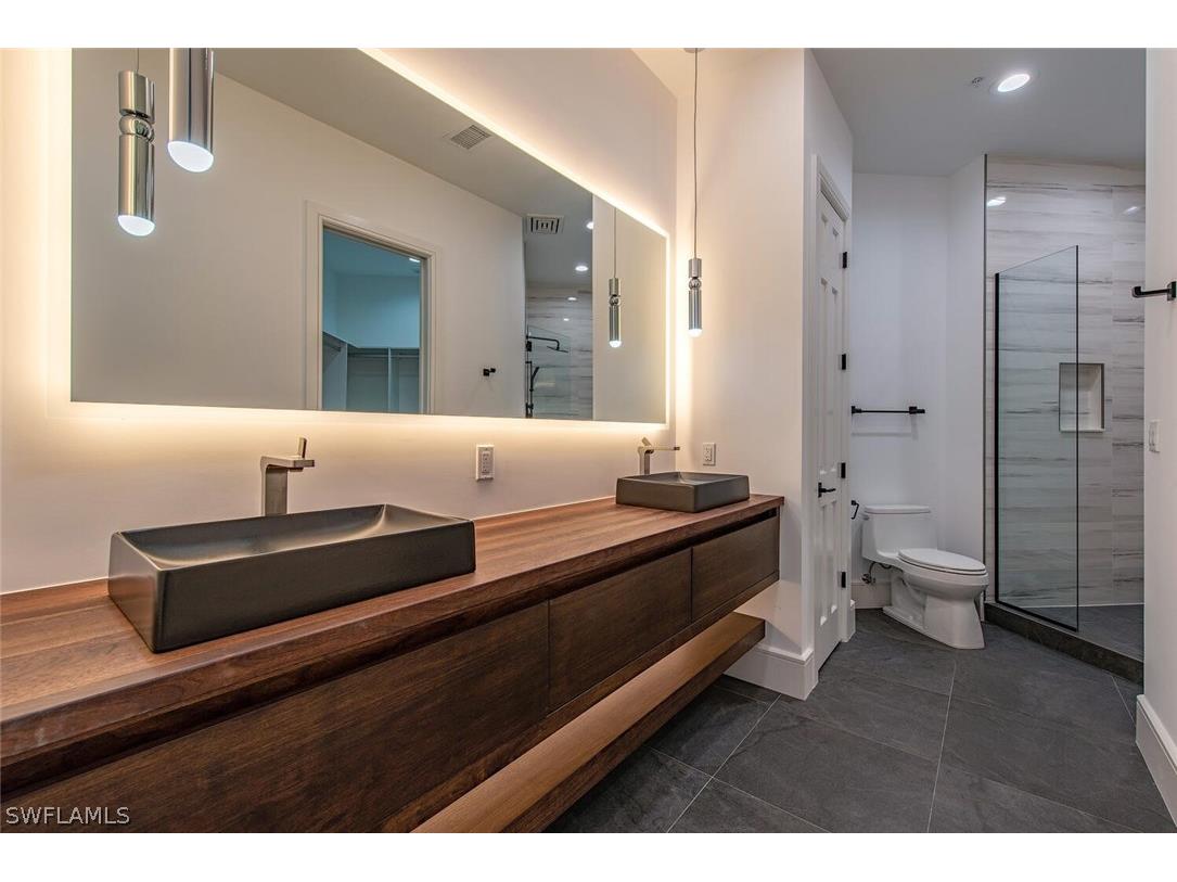 60 Seagate Drive #305 Naples FL 34103 226007858 image18