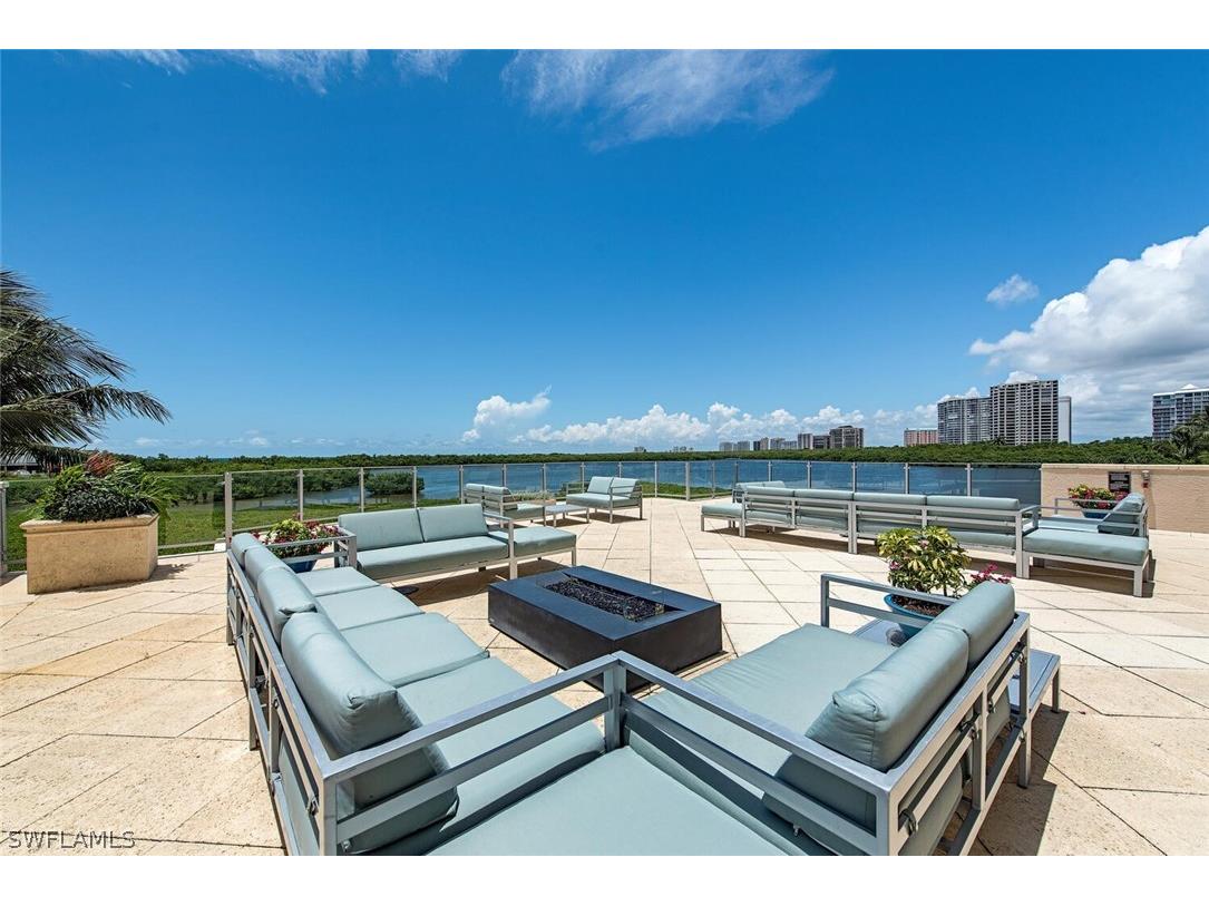 60 Seagate Drive #305 Naples FL 34103 226007858 image24