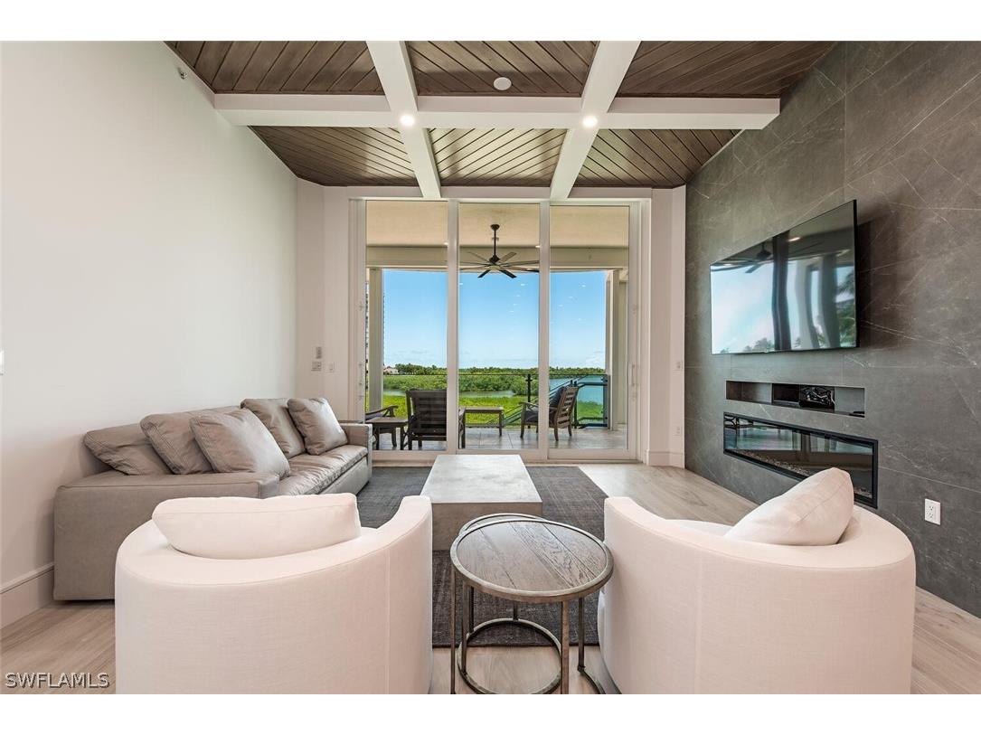 60 Seagate Drive #305 Naples FL 34103 226007858 image3