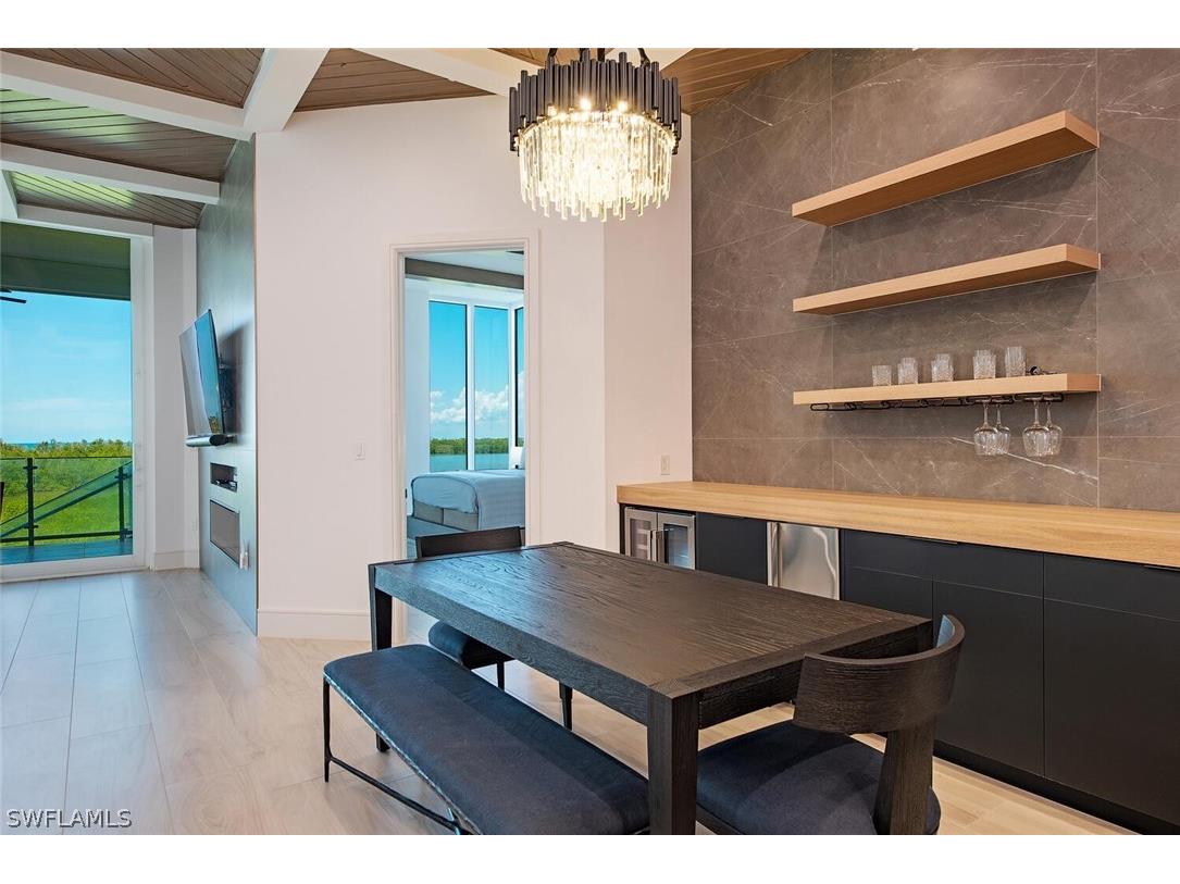 60 Seagate Drive #305 Naples FL 34103 226007858 image4