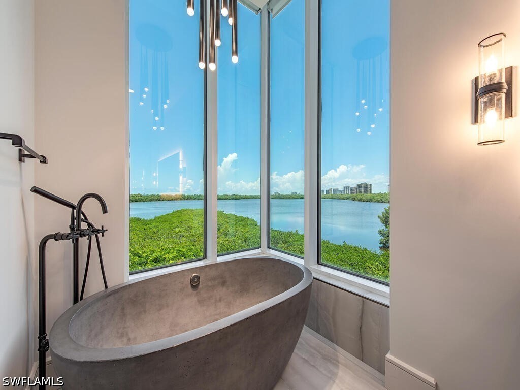 60 Seagate Drive #305 Naples FL 34103 226023498 image12