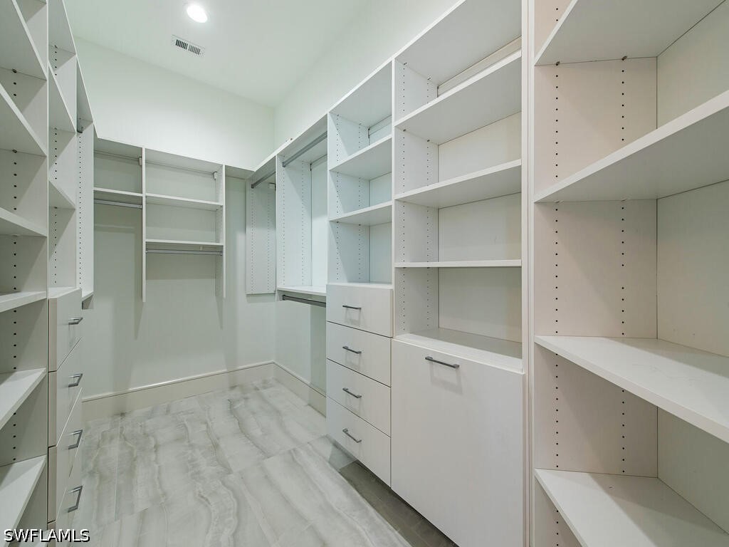 60 Seagate Drive #305 Naples FL 34103 226023503 image14