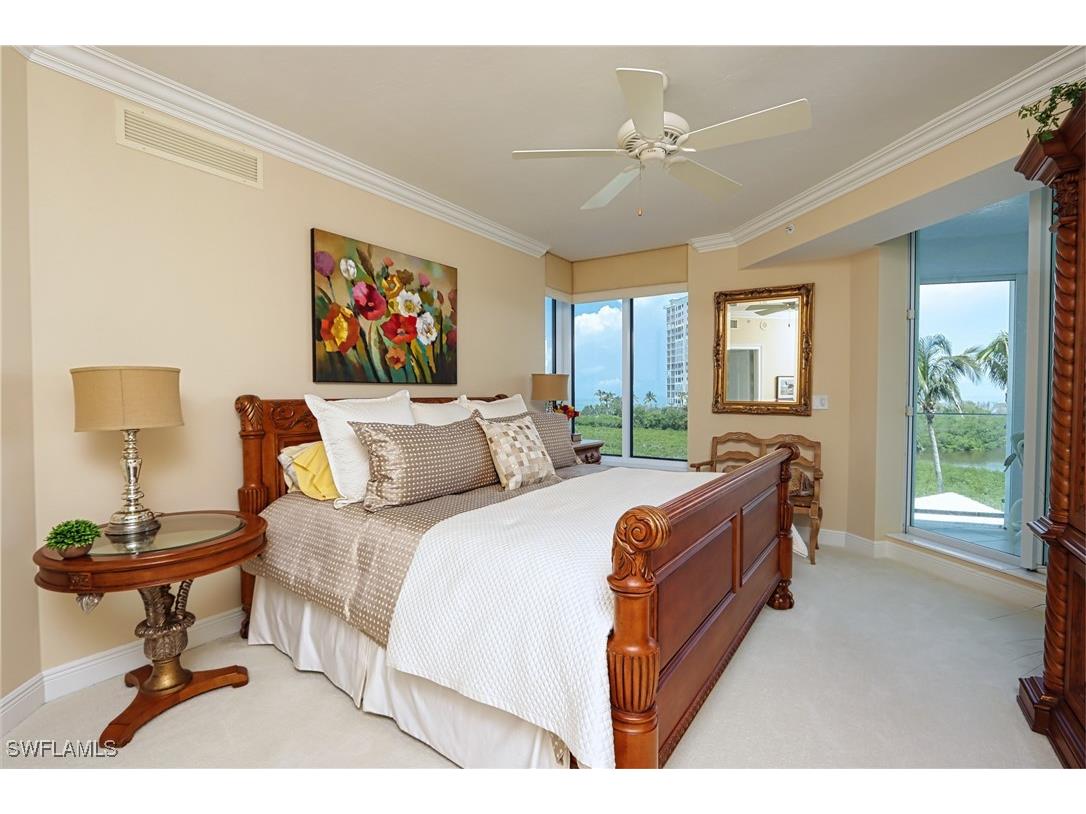 60 Seagate Drive #402 Naples FL 34103 225039284 image11