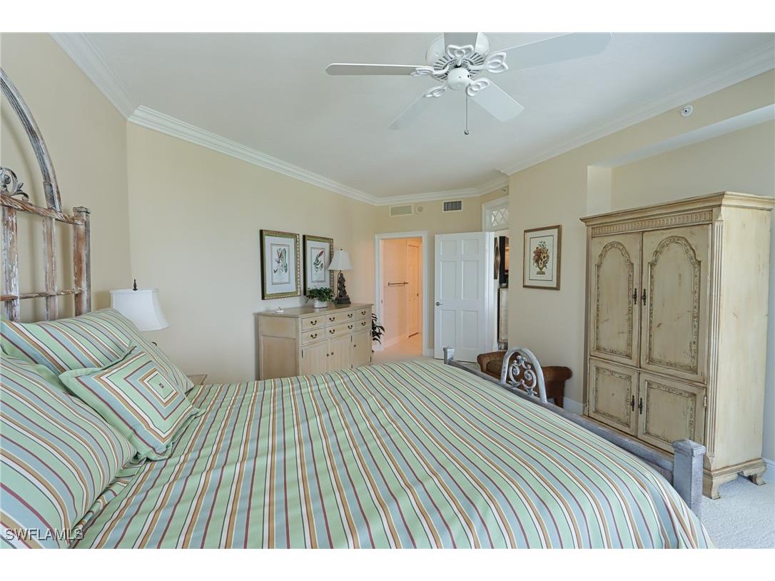 60 Seagate Drive #402 Naples FL 34103 225039284 image18