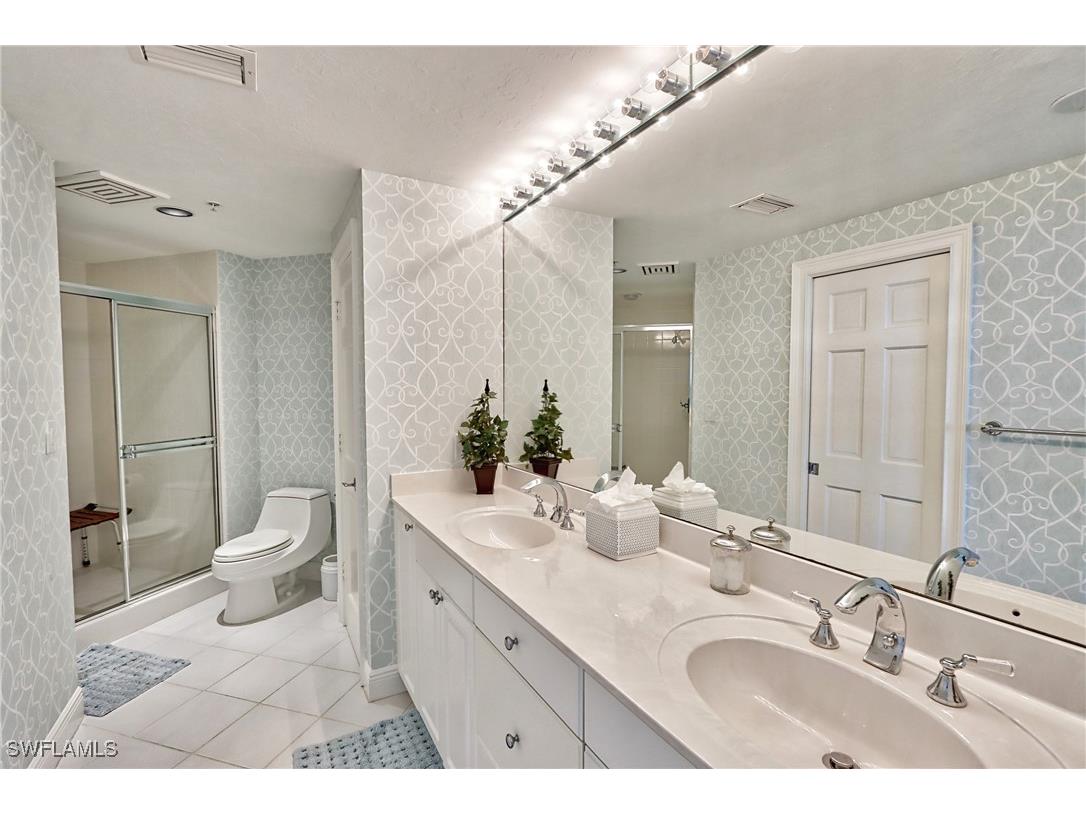 60 Seagate Drive #402 Naples FL 34103 225039284 image19