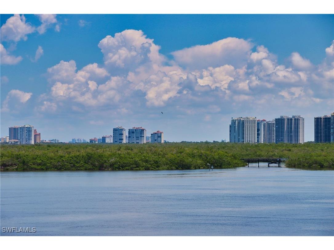 60 Seagate Drive #402 Naples FL 34103 225039284 image2