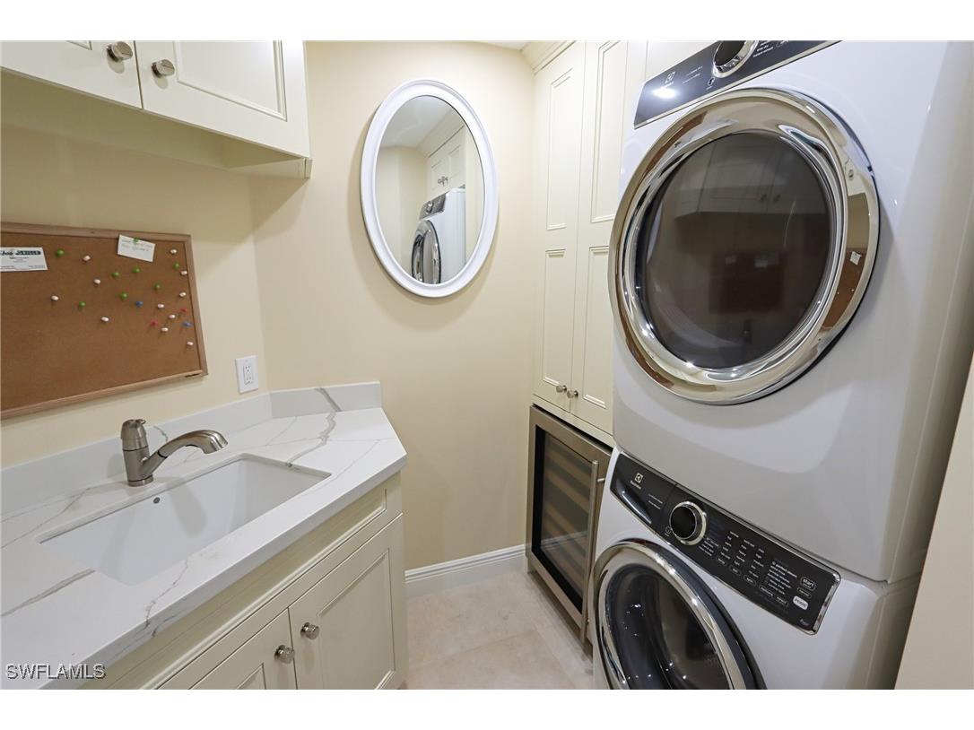 60 Seagate Drive #402 Naples FL 34103 225039284 image23