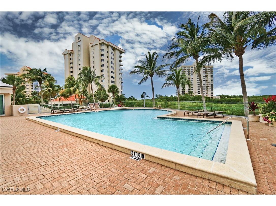 60 Seagate Drive #402 Naples FL 34103 225039284 image25