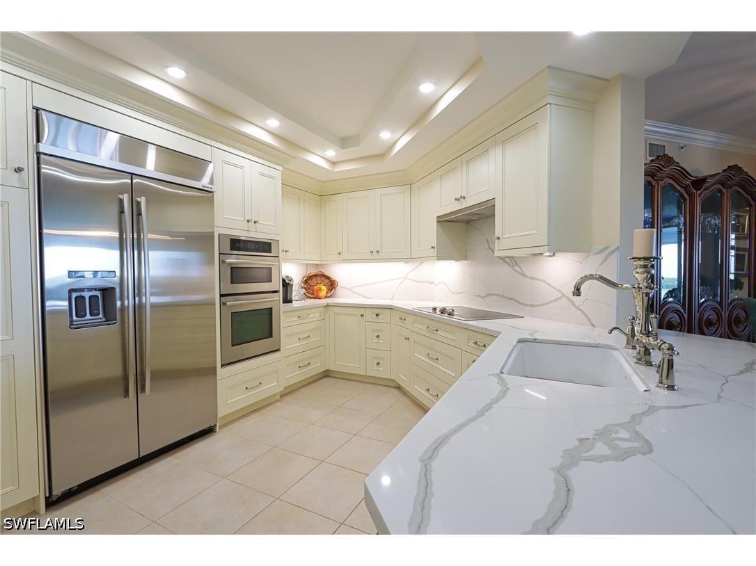 60 Seagate Drive #402 Naples FL 34103 226015549 image8