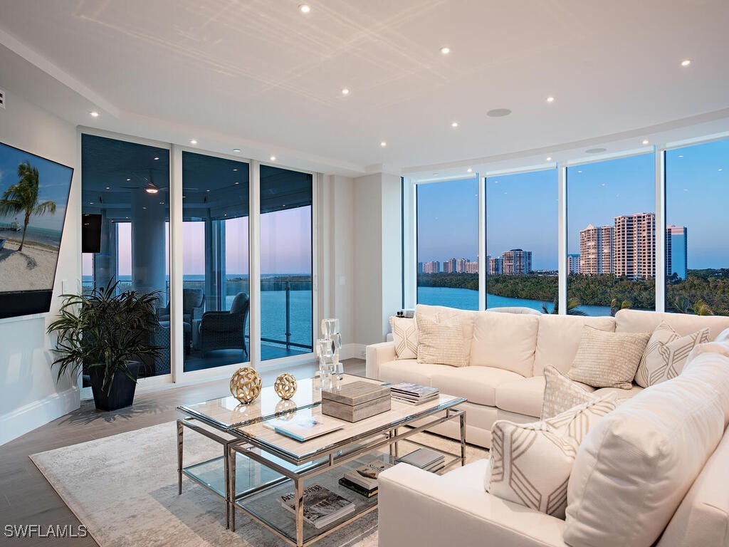 60 Seagate Drive #606 Naples FL 34103 225023411 image1