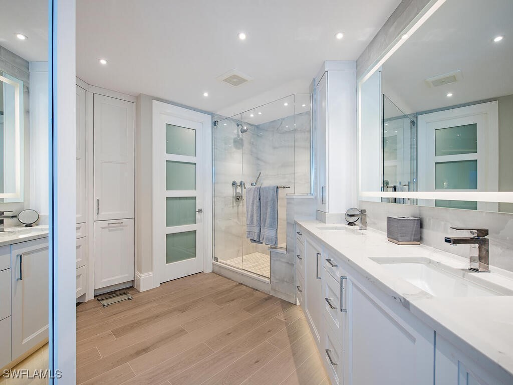 60 Seagate Drive #606 Naples FL 34103 225023411 image19