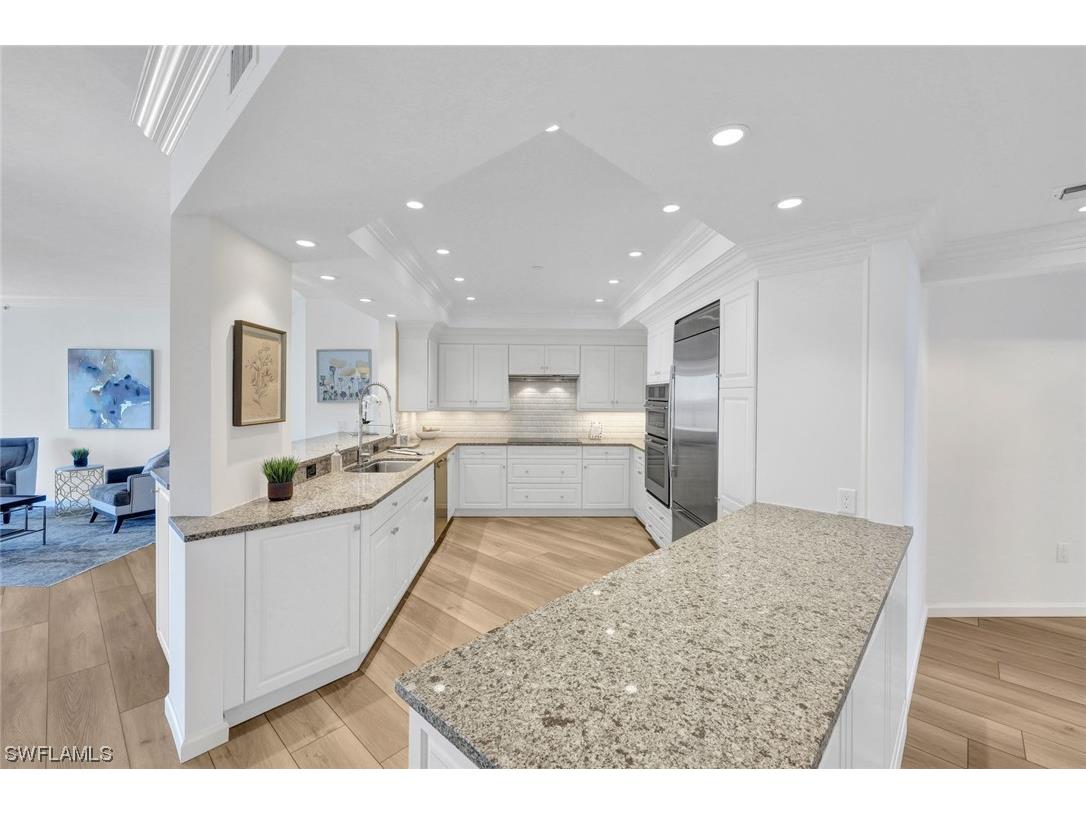 60 Seagate Drive #703 Naples FL 34103 223077620 image1