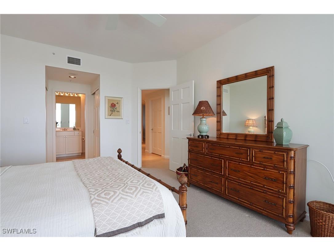 60 Seagate Drive #704 Naples FL 34103 225045328 image17