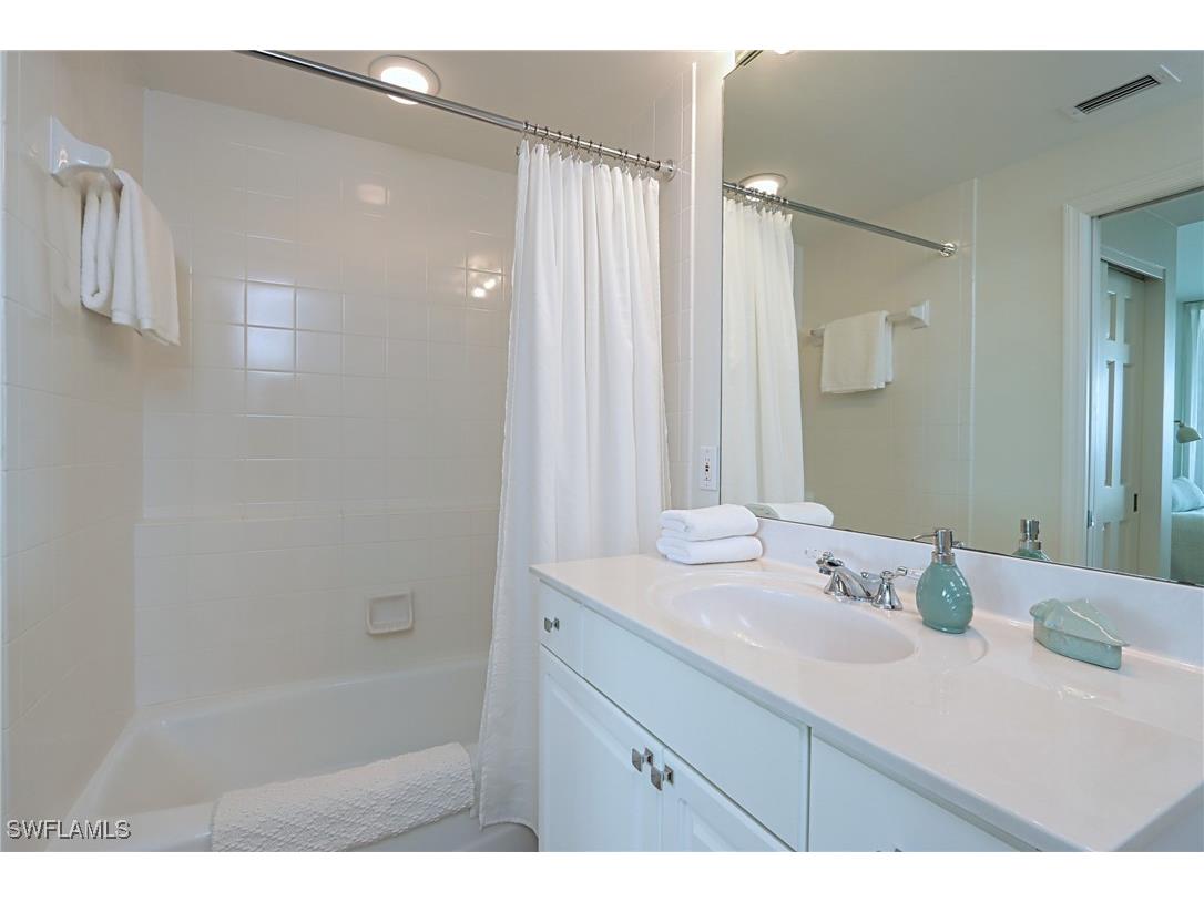 60 Seagate Drive #704 Naples FL 34103 225045328 image18