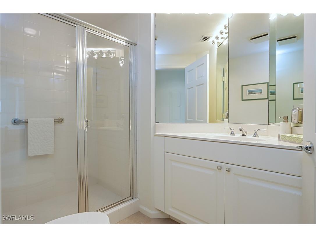 60 Seagate Drive #704 Naples FL 34103 225045328 image21