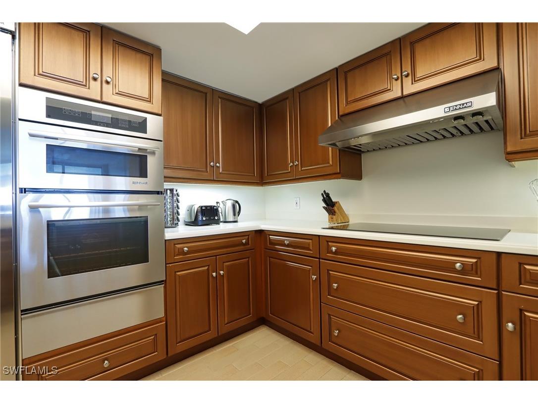 60 Seagate Drive #704 Naples FL 34103 225045328 image9