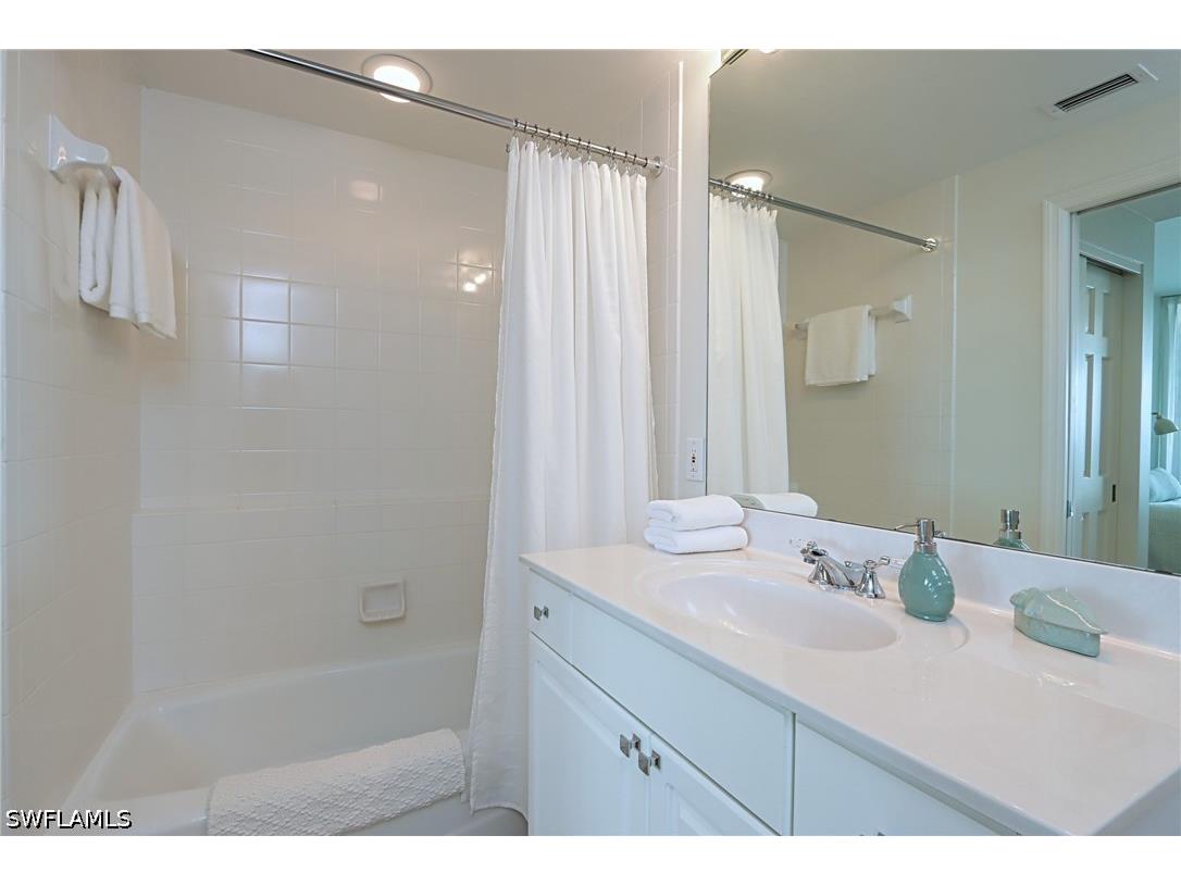 60 Seagate Drive #704 Naples FL 34103 226015553 image19