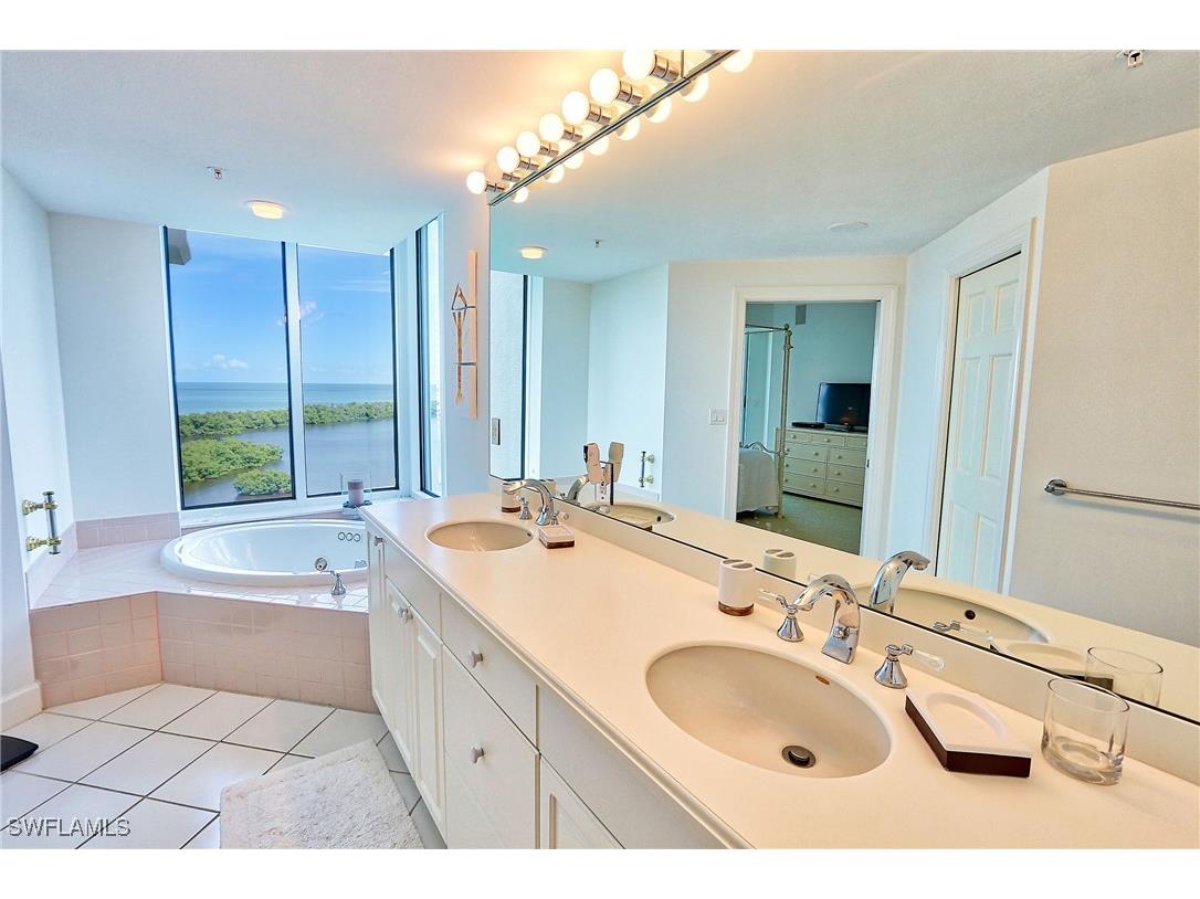 60 Seagate Drive #805 Naples FL 34103 225039368 image24