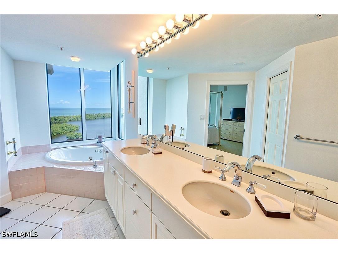 60 Seagate Drive #805 Naples FL 34103 226014356 image24