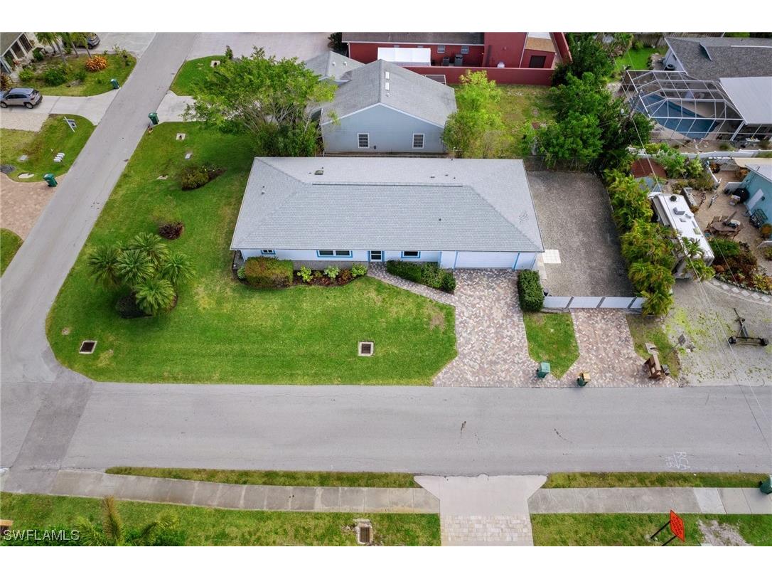 600 102nd Avenue N Naples FL 34108 224018186 image1