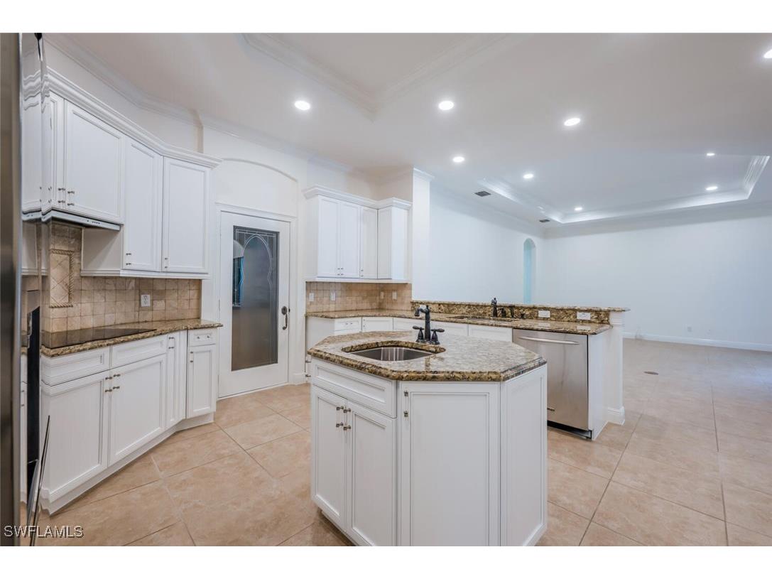 600 6th Avenue N Naples FL 34102 225076526 image14