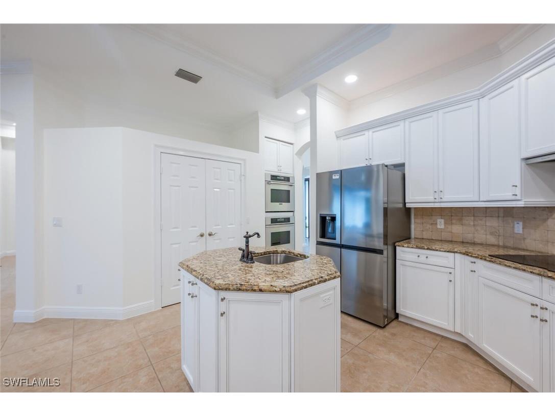 600 6th Avenue N Naples FL 34102 225076526 image16