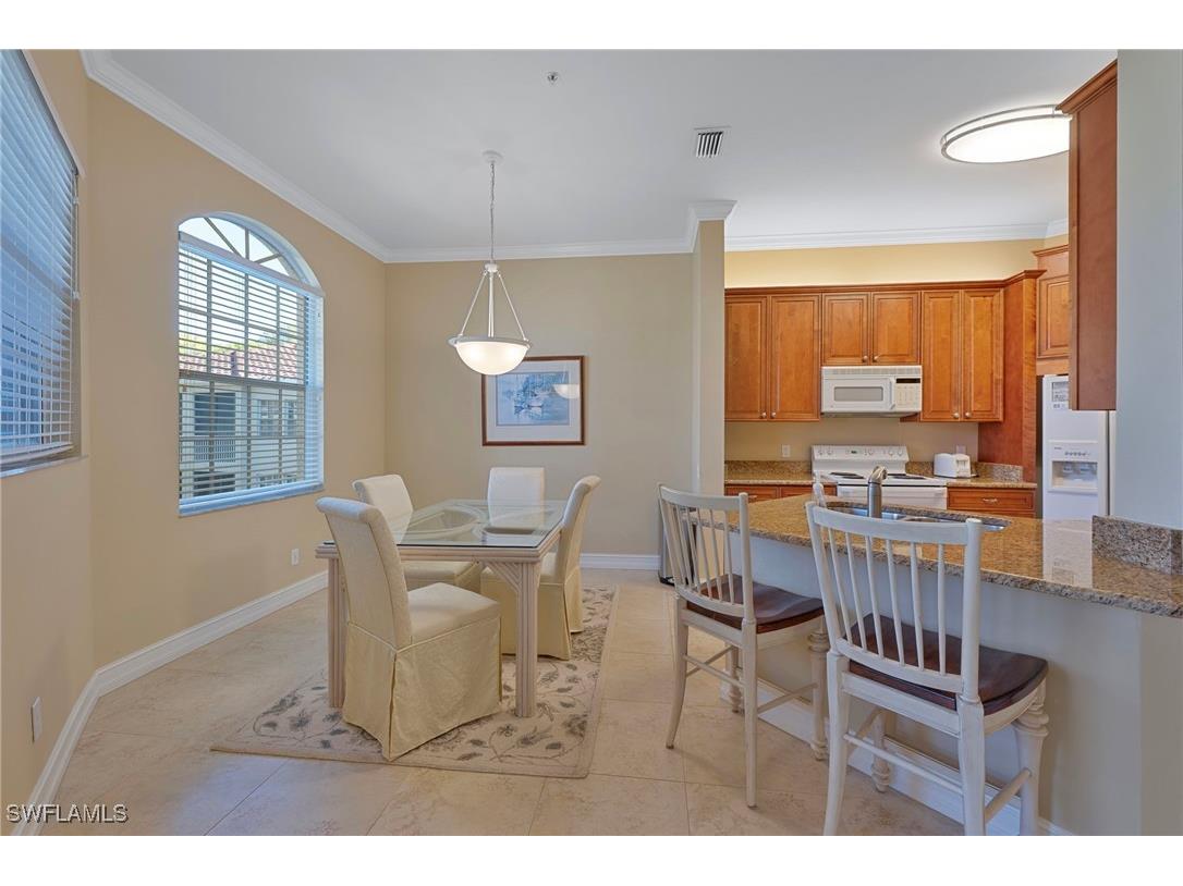 600 L Ambiance Circle #203 Naples FL 34108 226001024 image10