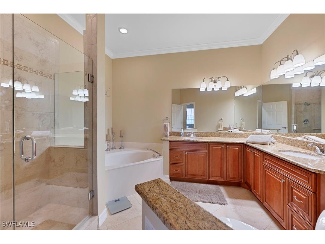 600 L Ambiance Circle #203 Naples FL 34108 226001024 image12