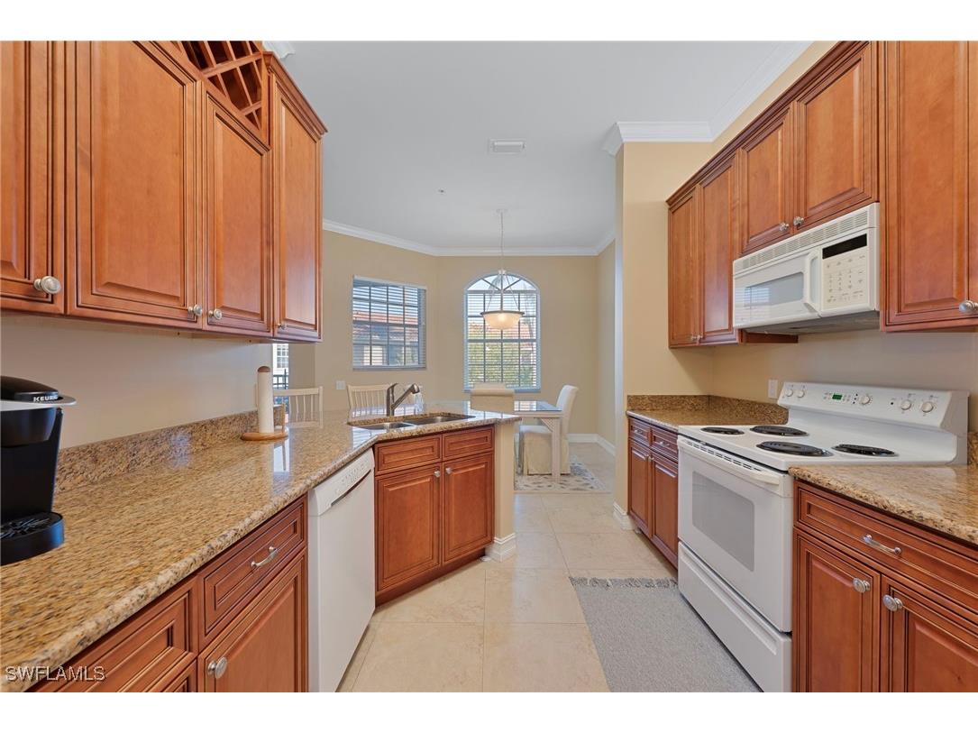 600 L Ambiance Circle #203 Naples FL 34108 226001024 image8