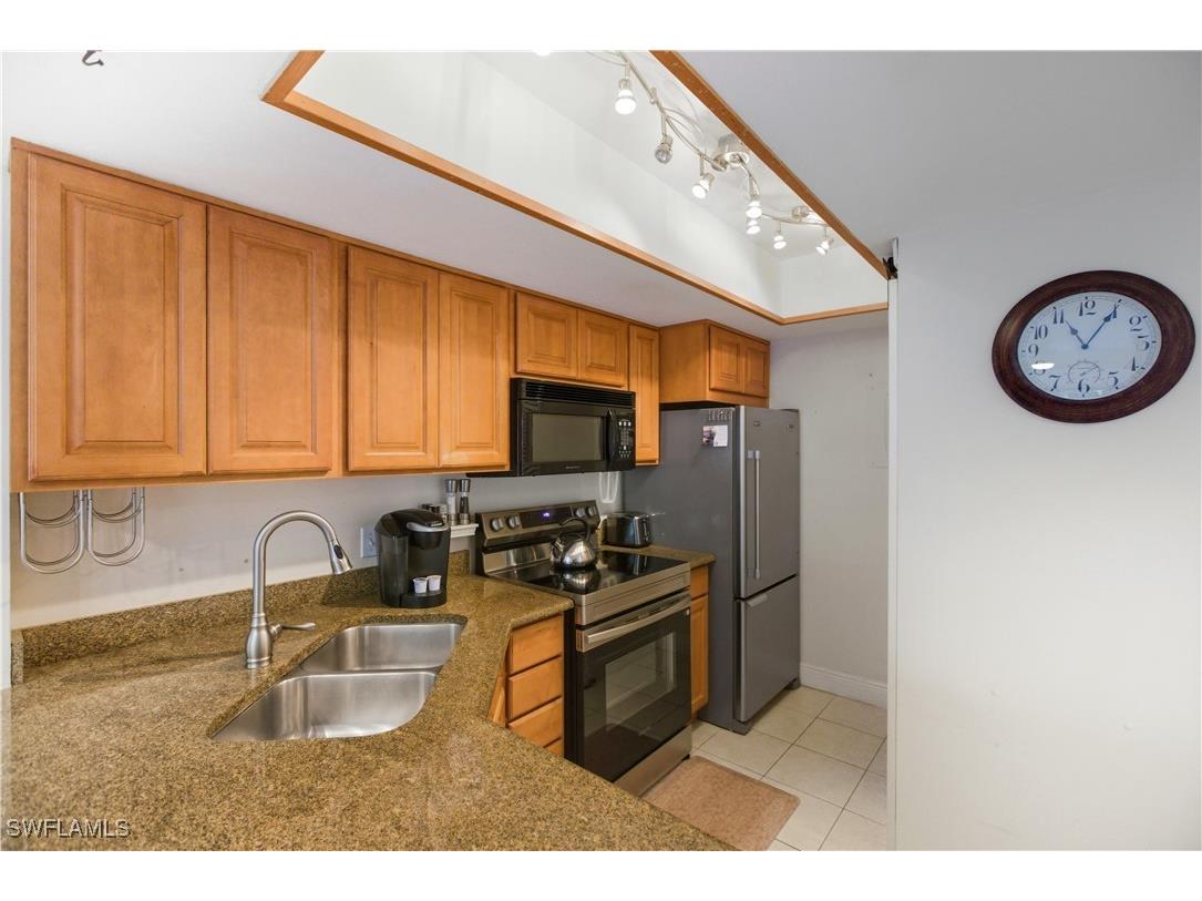 600 Neapolitan Way #105 Naples FL 34103 225077932 image6