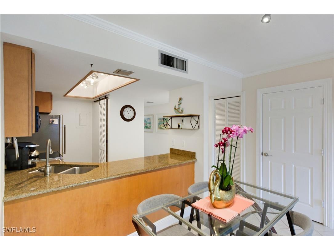 600 Neapolitan Way #105 Naples FL 34103 225077932 image8