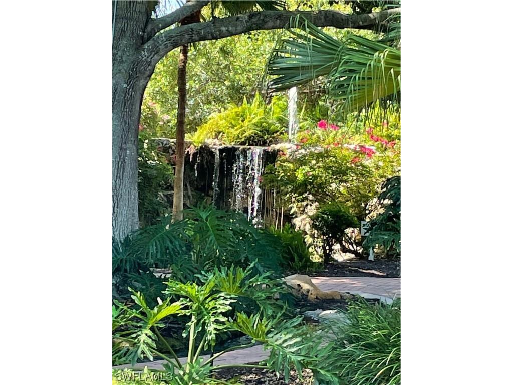 600 Neapolitan Way #122 Naples FL 34103 223021294 image1