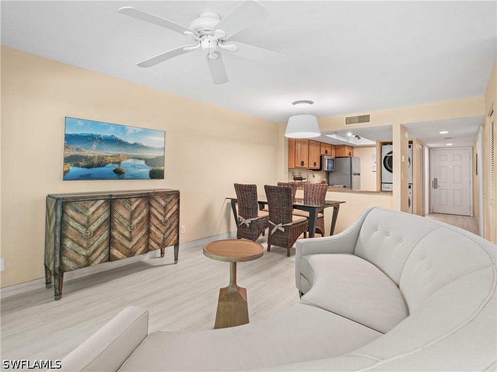 600 Neapolitan Way #127 Naples FL 34103 226012844 image2