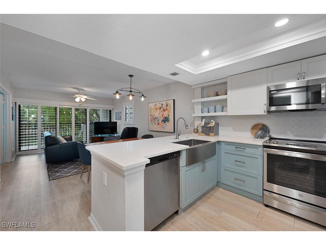 600 Neapolitan Way #248 Naples FL 34103 225005366 image1