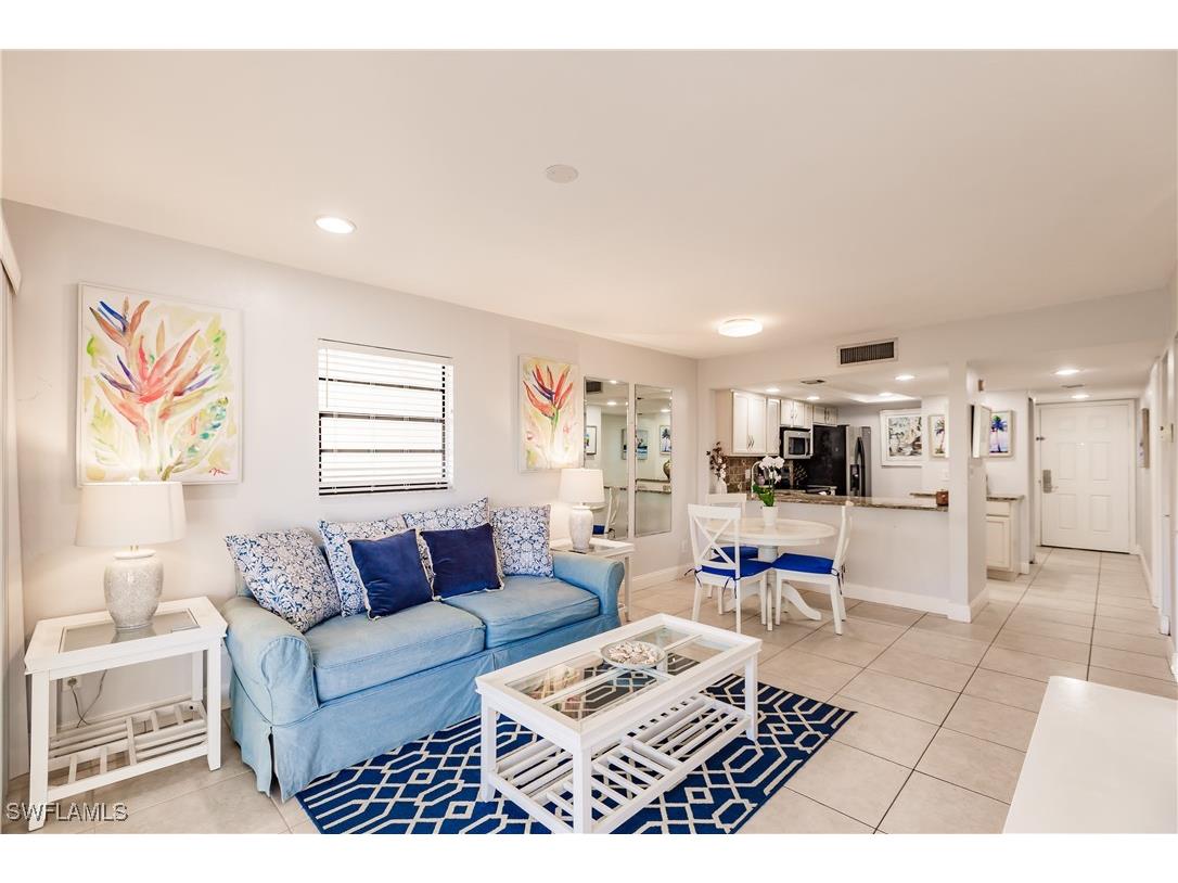 600 Neapolitan Way #453 Naples FL 34103 224094985 image1