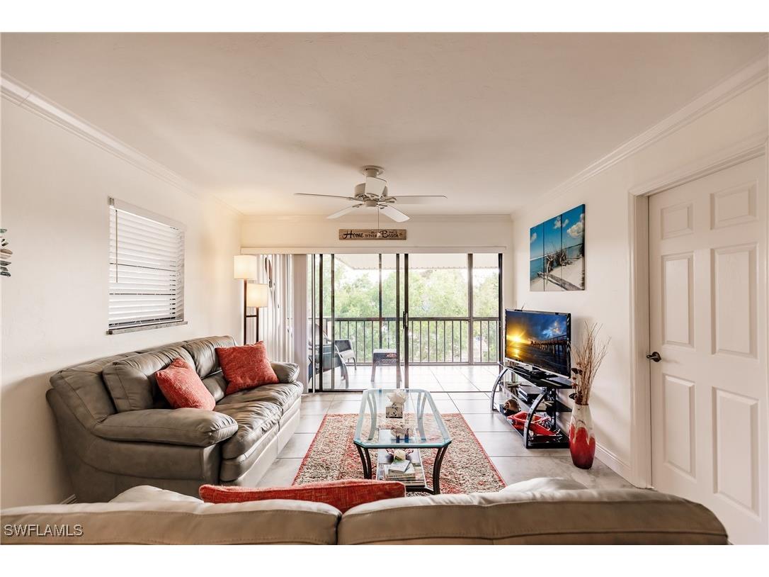 600 Neapolitan Way #454 Naples FL 34103 225085183 image1