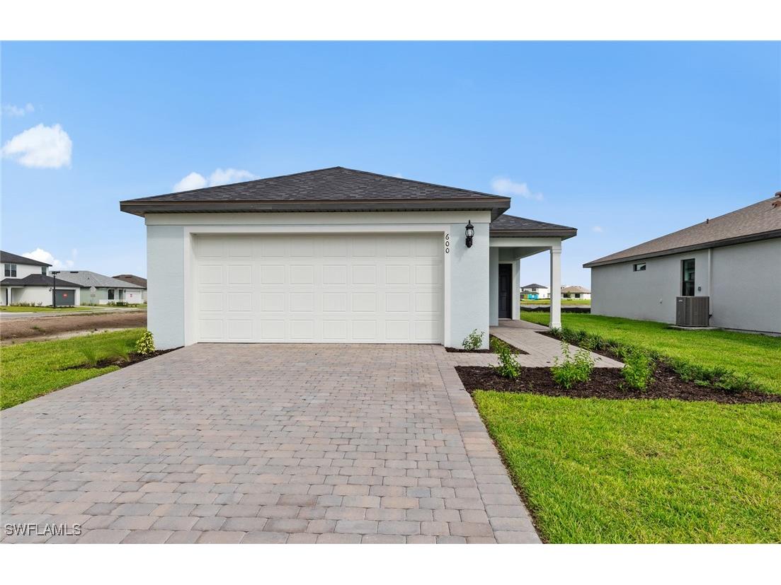 600 Oasis Lake Place Lehigh Acres FL 33974 225066130 image1