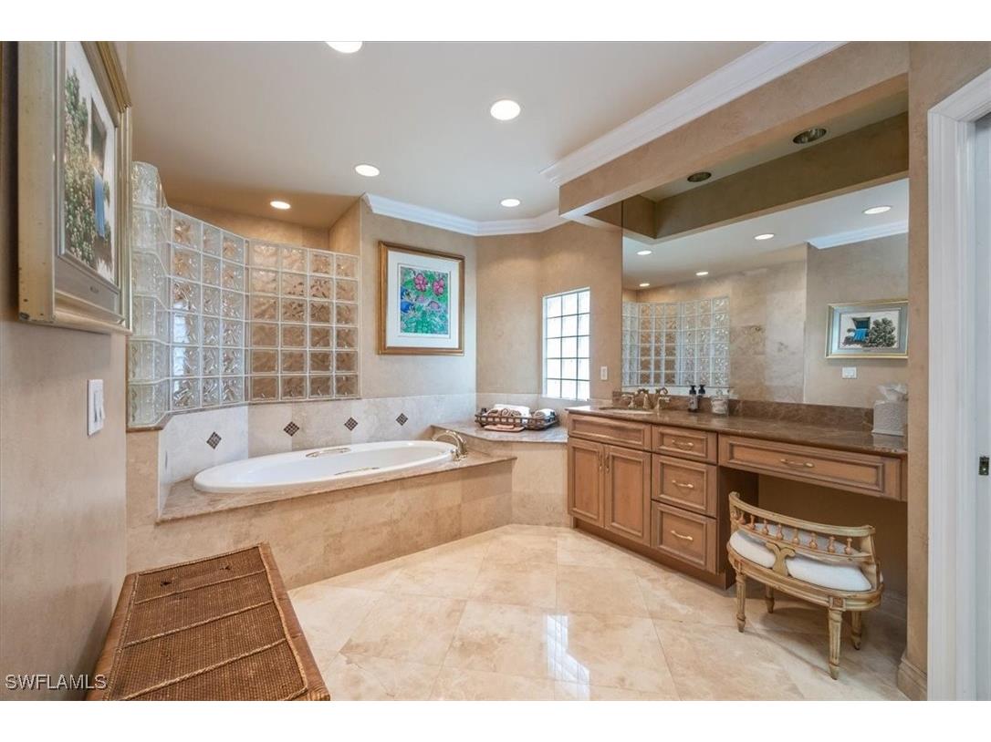 600 Port Side Drive Naples FL 34103 225047246 image17