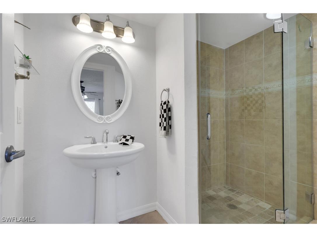 600 Squire Circle #103 Naples FL 34104 226005857 image9