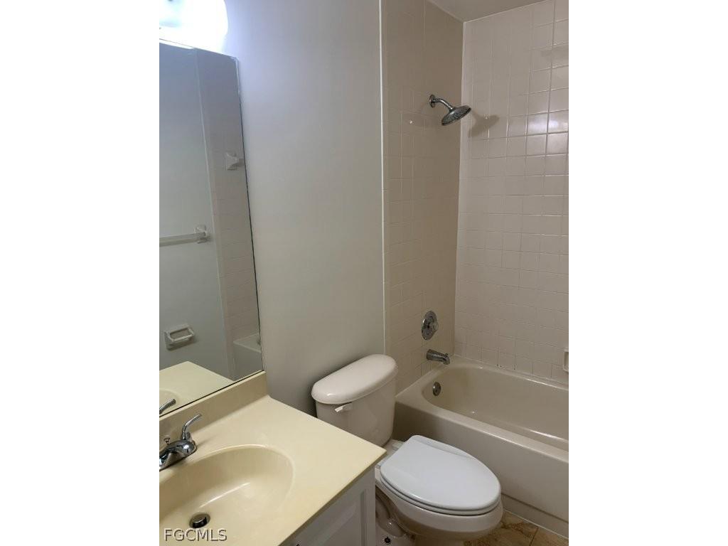 600 Squire Circle #202 Naples FL 34104 2026007501 image17