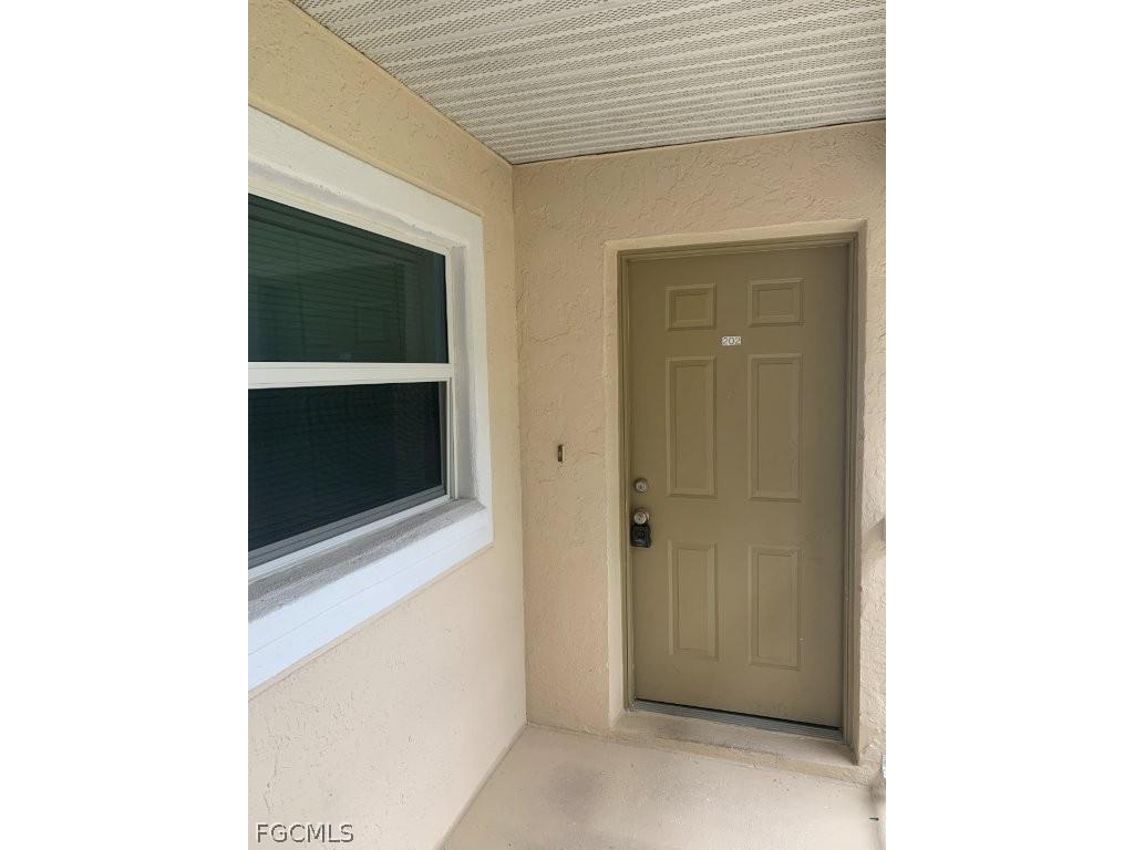 600 Squire Circle #202 Naples FL 34104 2026007501 image2