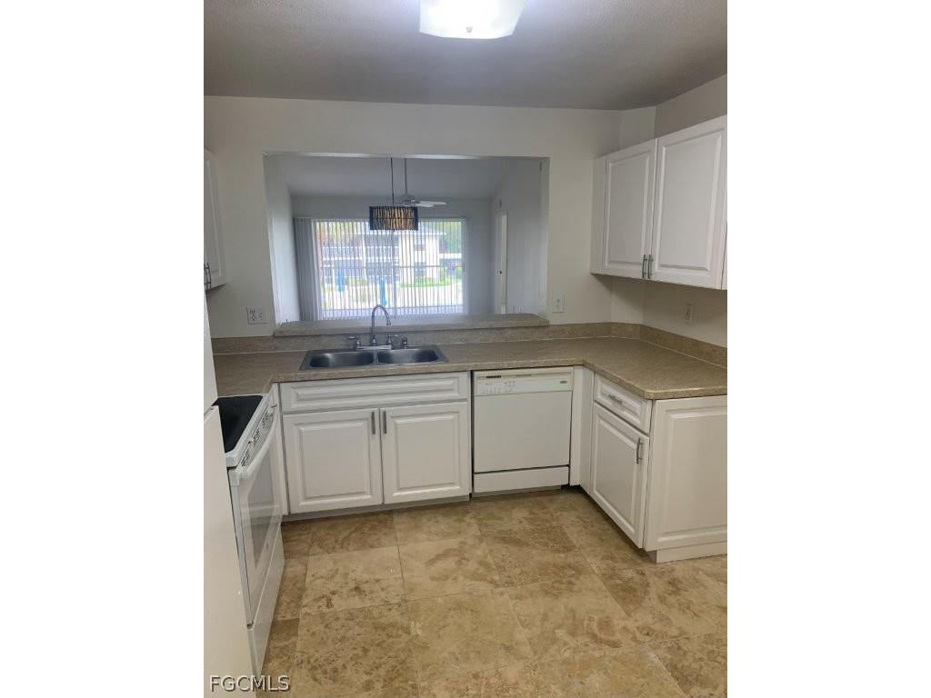 600 Squire Circle #202 Naples FL 34104 2026007501 image8