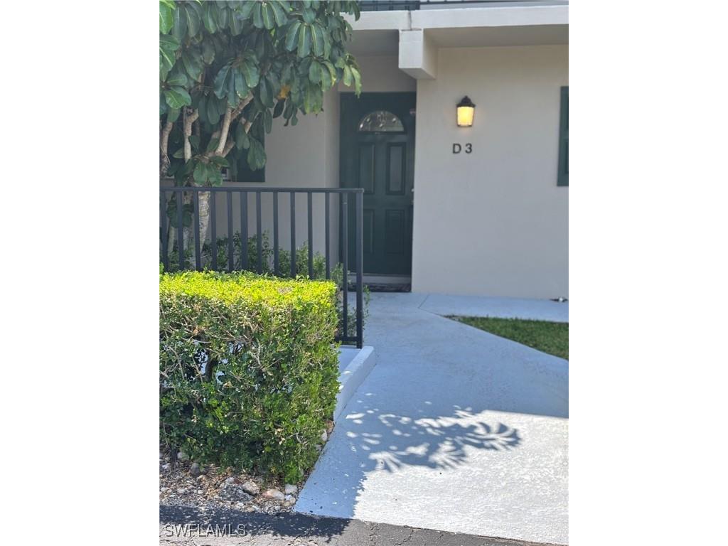 600 Valley Stream Drive #II Naples FL 34113 225045965 image1