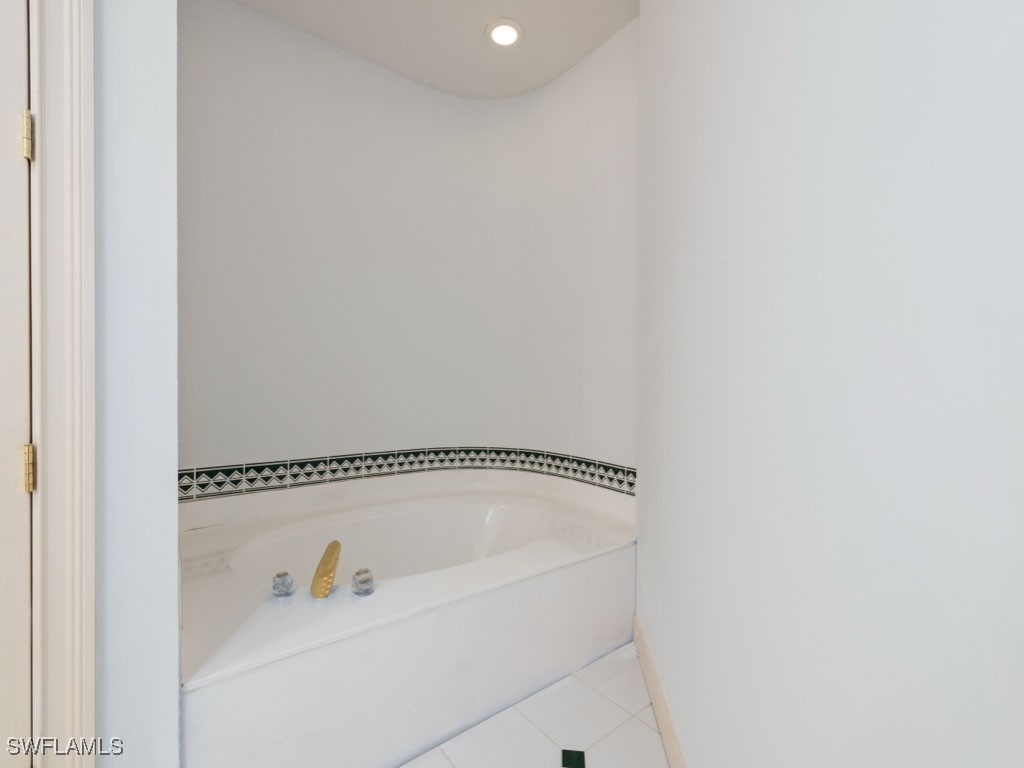 600 Via Mezner #1502 Naples FL 34108 225020299 image14